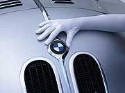 Bei der Nacht der weißen Handschuhe im BMW Museum kommen die Besucher den Ausstellungsstücken ganz nah. (Bild: BMW AG)